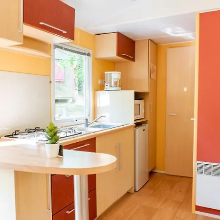 Mobil A Louer - 6 Pers. - Api-1-52-2107 *