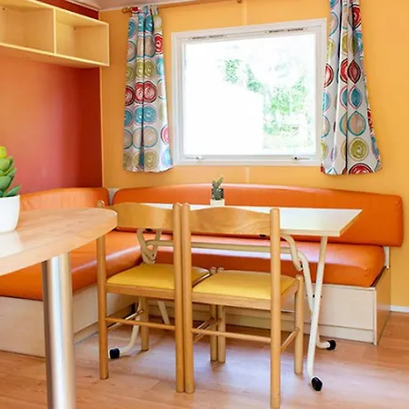 مكان تخييم Mobil A Louer - 6 Pers. - Api-1-52-2107 *