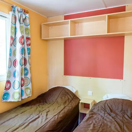 مكان تخييم Mobil A Louer - 6 Pers. - Api-1-52-2107 *