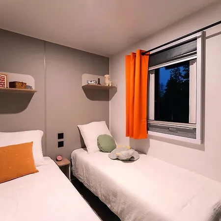 Mobil A Louer - 6 Pers. - Api-1-52-2107 مكان تخييم *