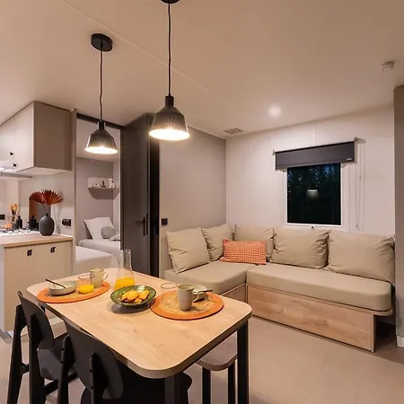 Mobil A Louer - 6 Pers. - Api-1-52-2107 مكان تخييم Puy-lʼÉvêque