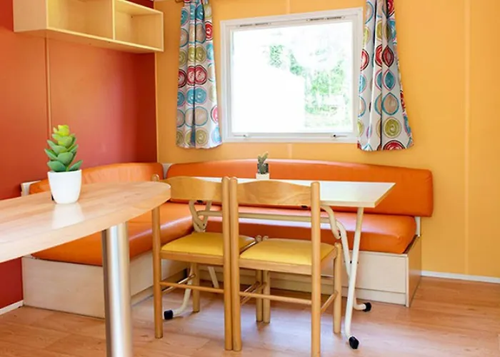 مكان تخييم Mobil A Louer - 6 Pers. - Api-1-52-2107 *