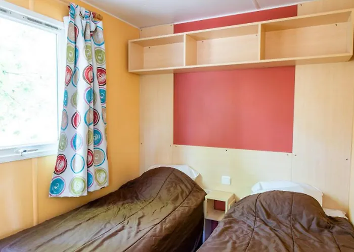 مكان تخييم Mobil A Louer - 6 Pers. - Api-1-52-2107 *