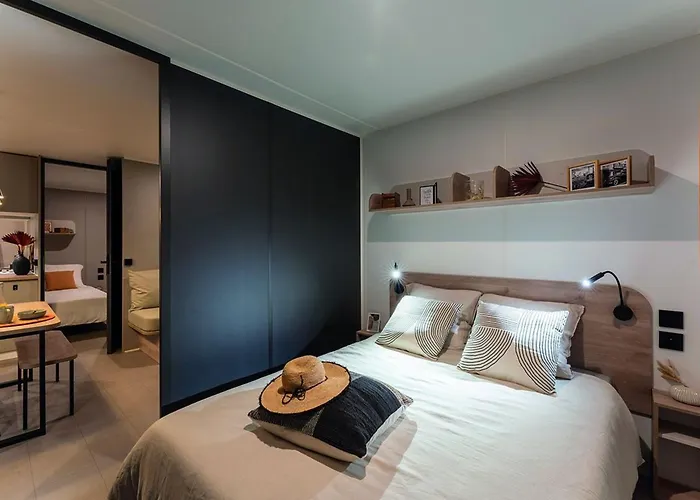 Mobil A Louer - 6 Pers. - Api-1-52-2107 مكان تخييم