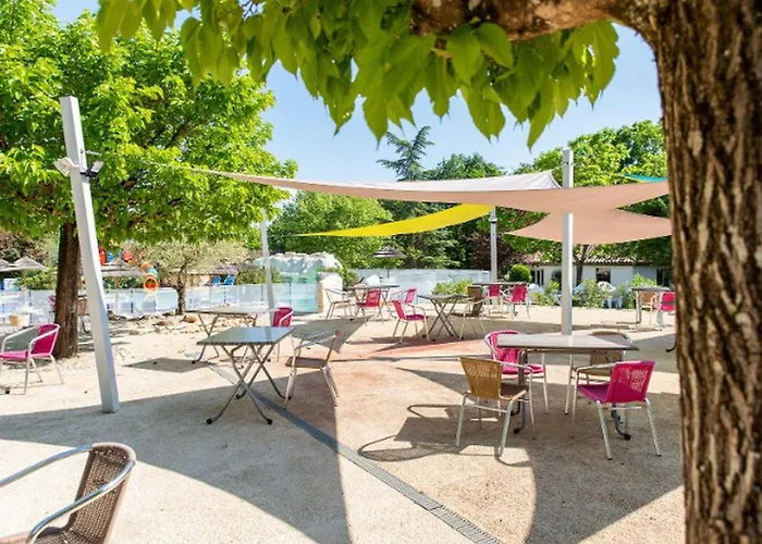 مكان تخييم Mobil A Louer - 6 Pers. - Api-1-52-2107