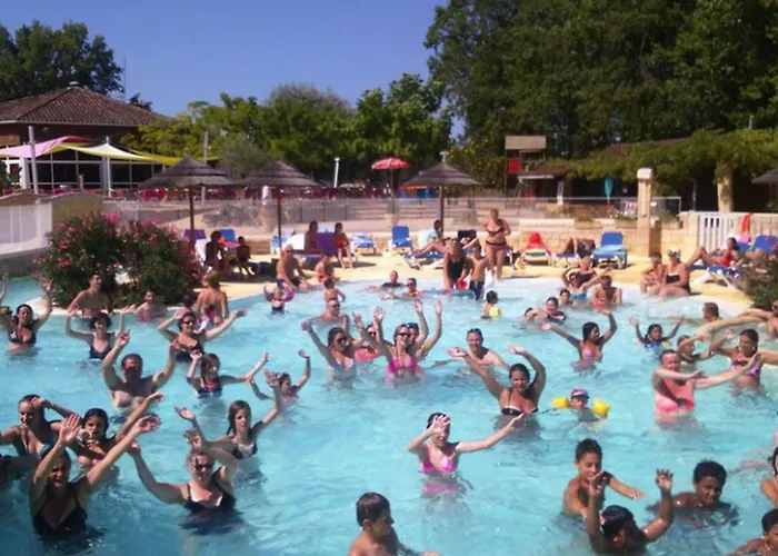 Mobil A Louer - 6 Pers. - Api-1-52-2107 مكان تخييم